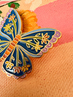 Fleurs du Papillon Enamel Pin