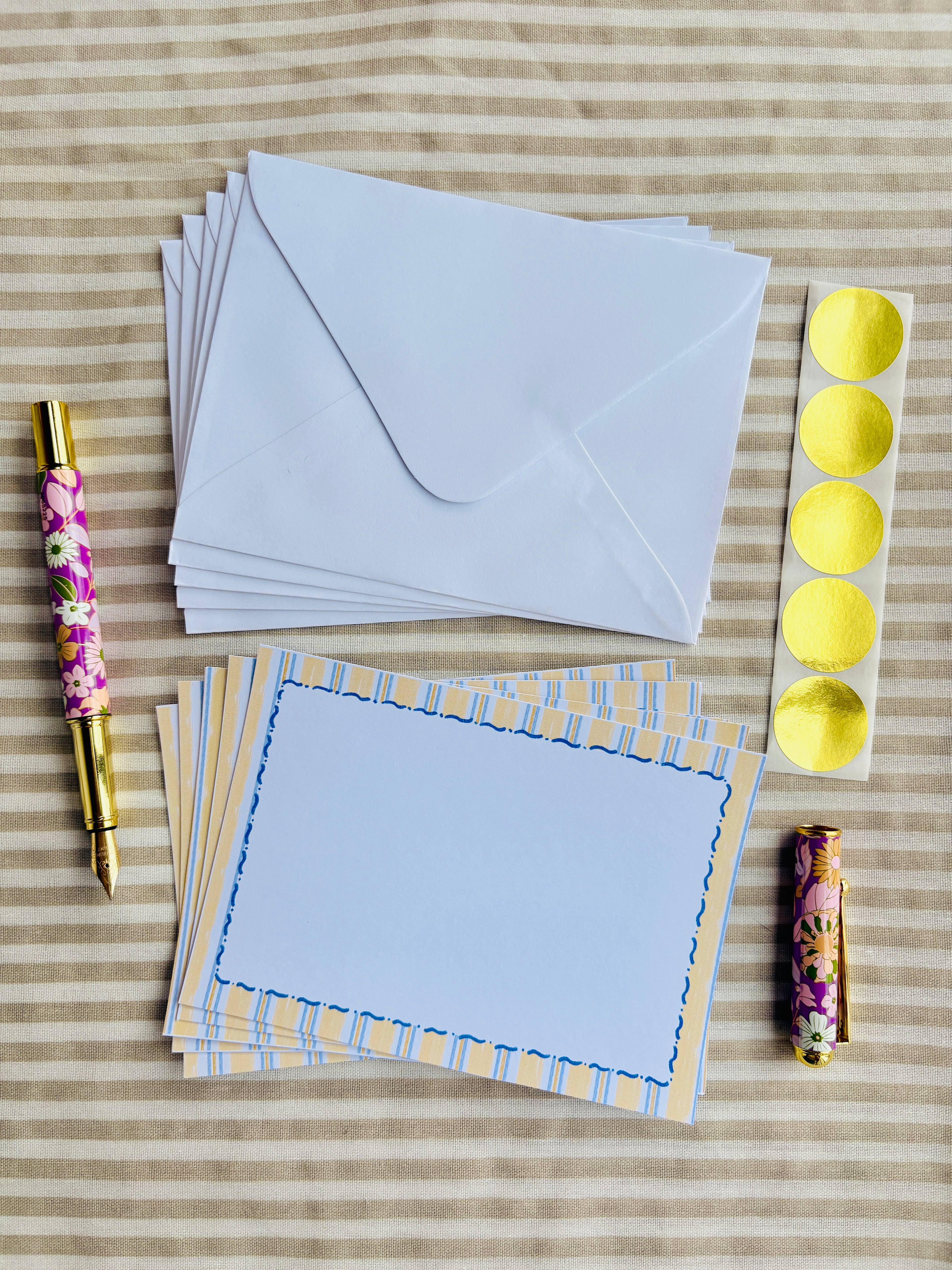 Lara 4R Notecard Set