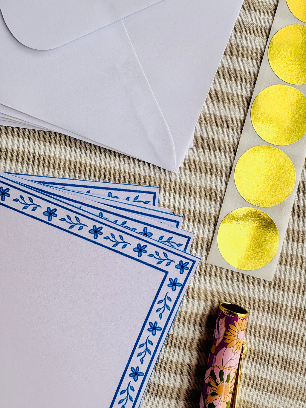 Sophie 4R Notecard Set