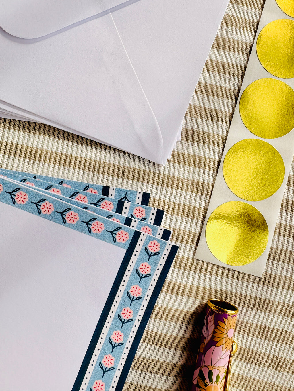 Mae 4R Notecard Set