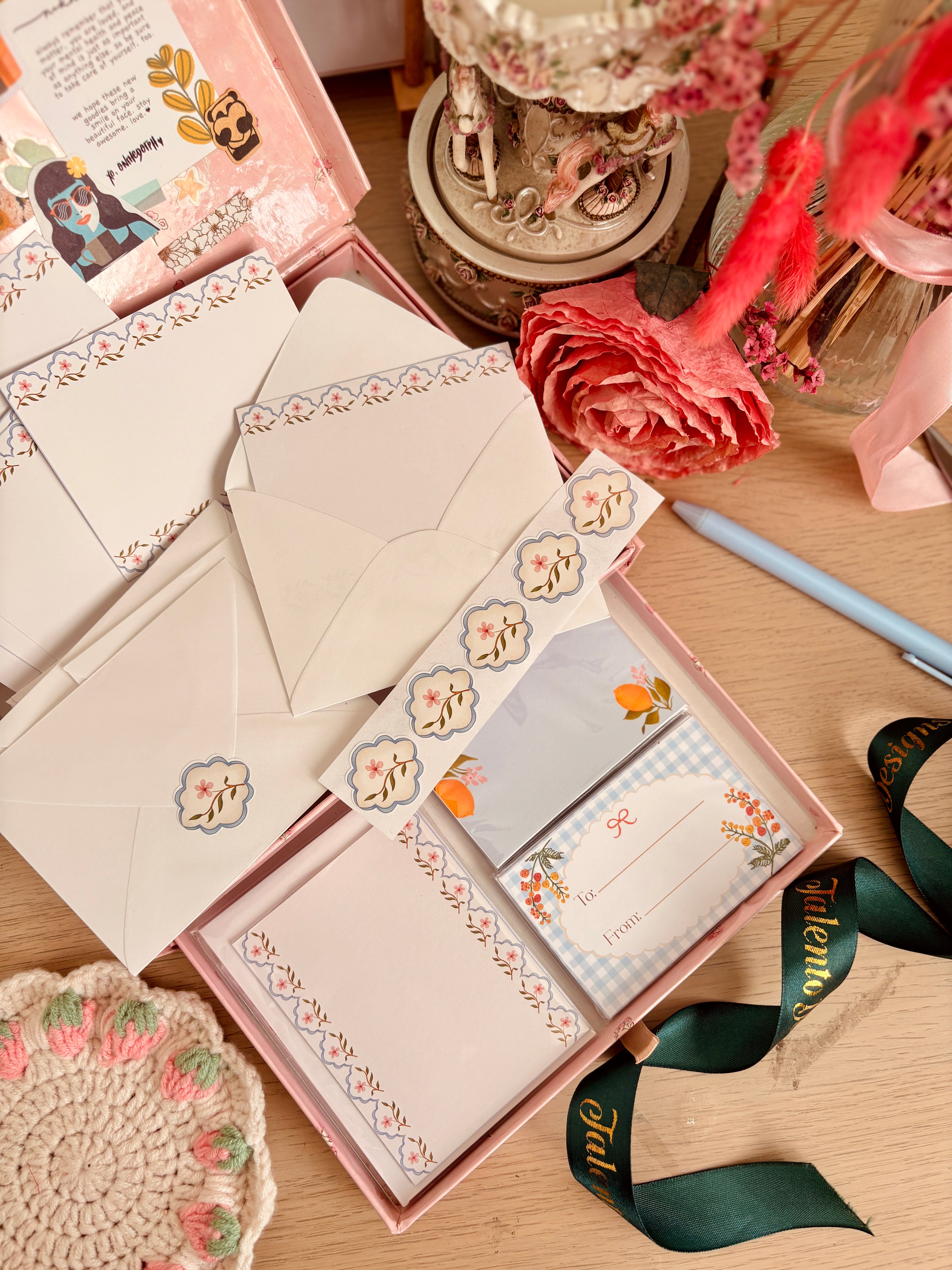 Maria 3R Notecard Set